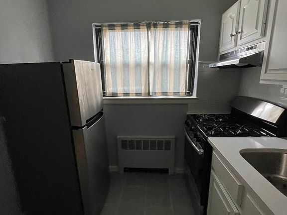 3rd image of 1-219 52nd Ave #1