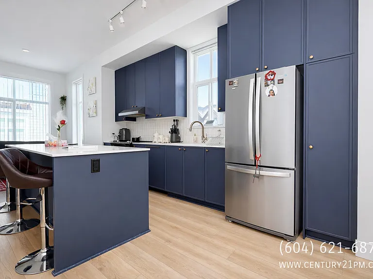 14151 58a Ave #8 — Photo 2