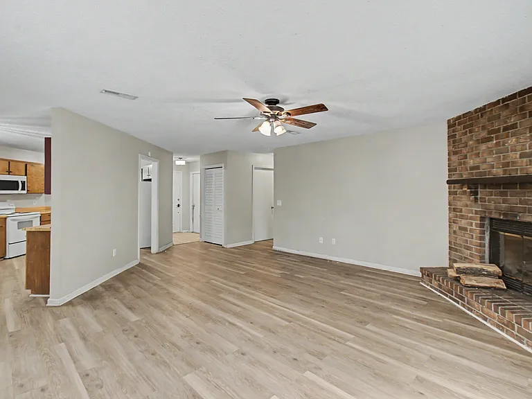 21 Pinewood Ln — Photo 28