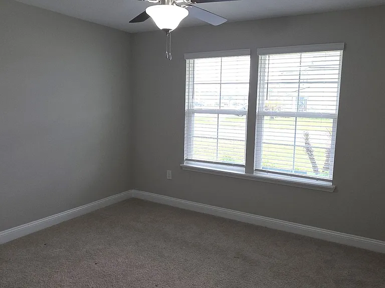 721 Narvarez Ave — Photo 17