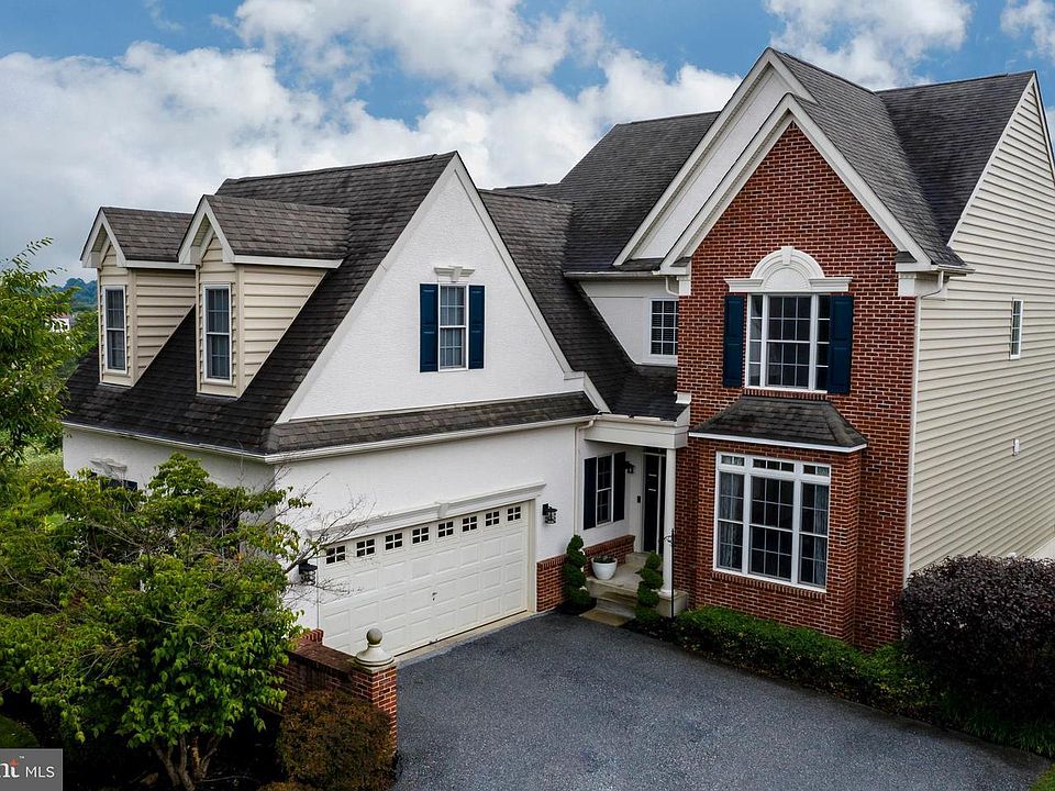 1st image of 437 Waynebrook Dr