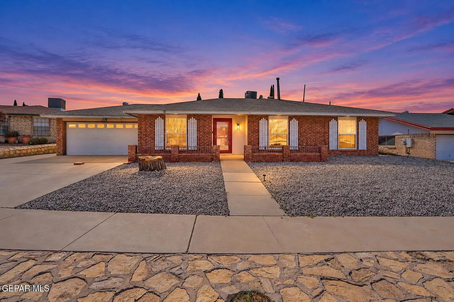 4 bed, 2.0 bath, 2079 sqft, $2,395 — Photo 1