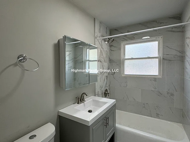 1323 W Sherwin Ave #1OB — Photo 11