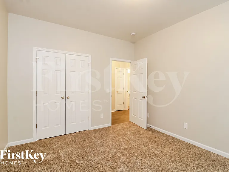 708 Hawthorn Ridge Dr — Photo 9