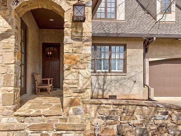 2nd image of 359 Stone Brook Cir