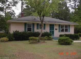 105 S Edinborough St, Red Springs, NC 28377