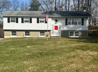 23 Strawberry Hill Ln, Wappingers Falls, NY 12590