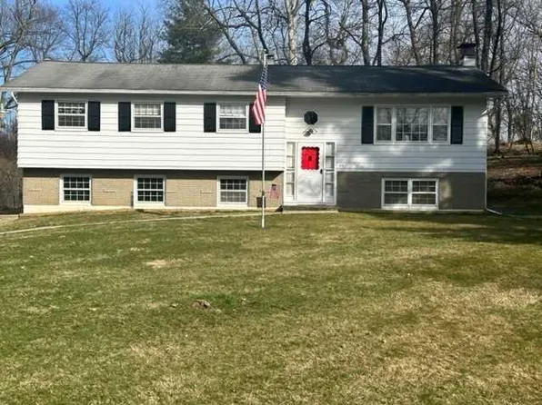 23 STRAWBERRY HILL Lane, Poughkeepsie, NY 12603