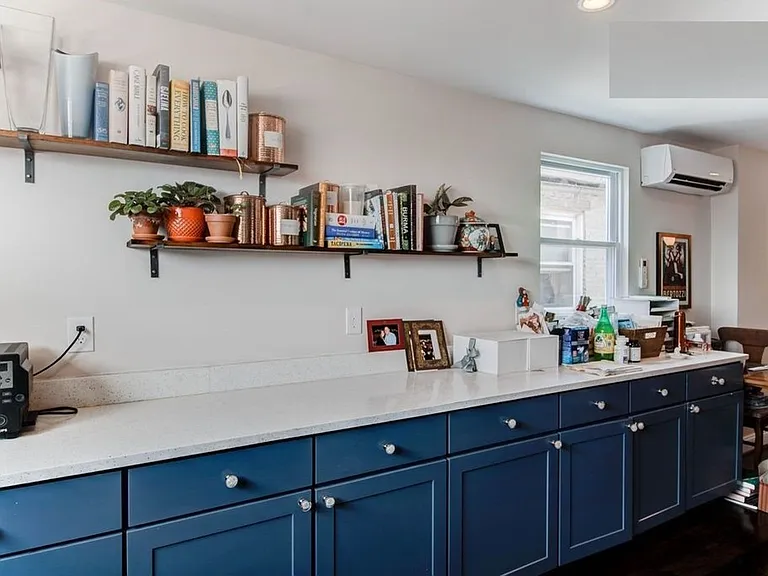 2025 E Lombard St — Photo 12