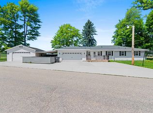 W5184 Shady Ln, Shawano, WI 54166