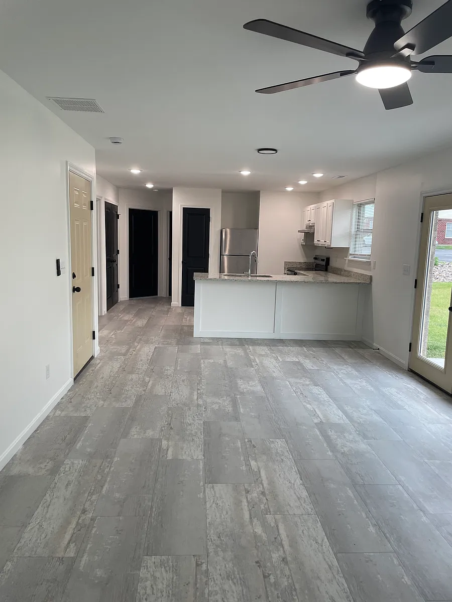 great room - 232 Fulkerson Dr #B