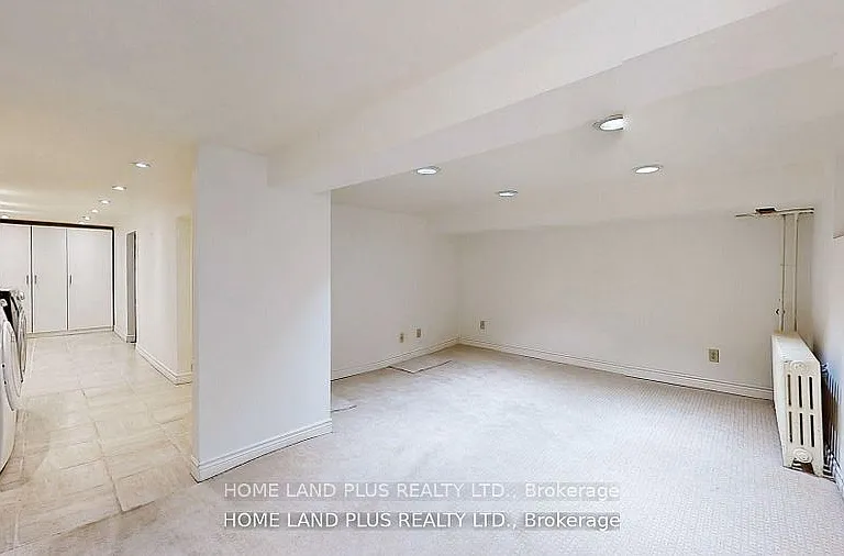 263 Melrose Ave — Photo 24