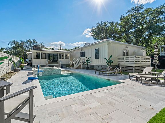 2nd image of 710 Simmons St