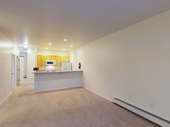 The Highlands Luxury Apartments - Living Room