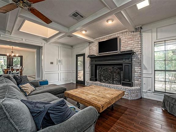 5th image of 503 Wildwood Cir