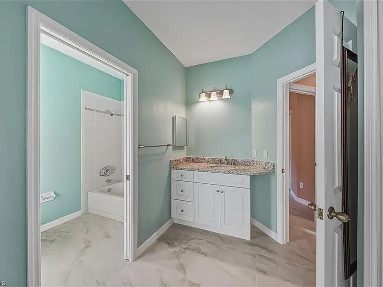 128 Heritage Way — Photo 36