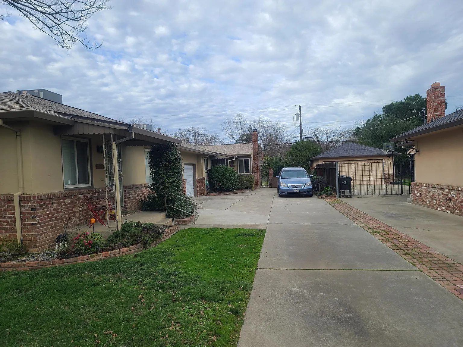 5843 Brandon Way photo 1