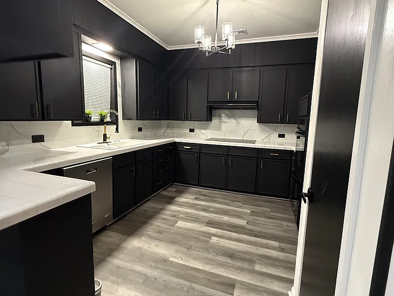 12391 Pioneer Dr — Photo 4