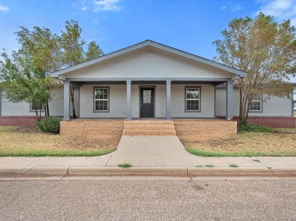 1520 N 7th St, Tahoka, TX 79373