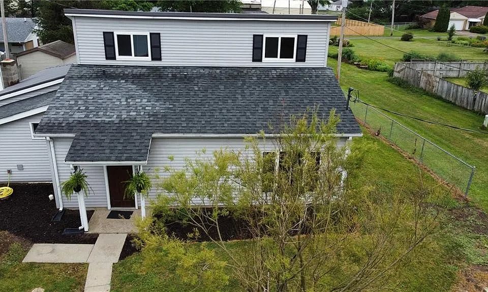 1st image of 302 Gibson St
