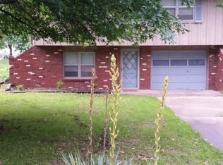 1207 SW Westminister Rd, Blue Springs, MO 64014