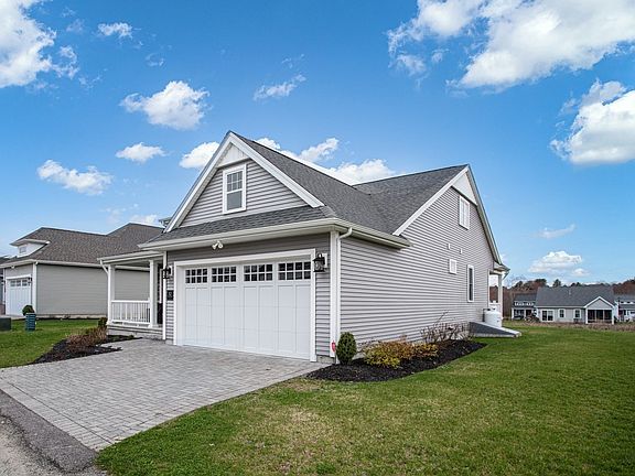 3rd image of 32 Sophia Dr