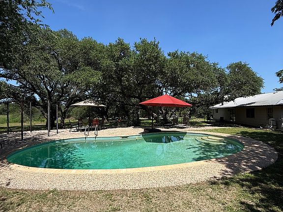 2nd image of 3881 MENGER DR