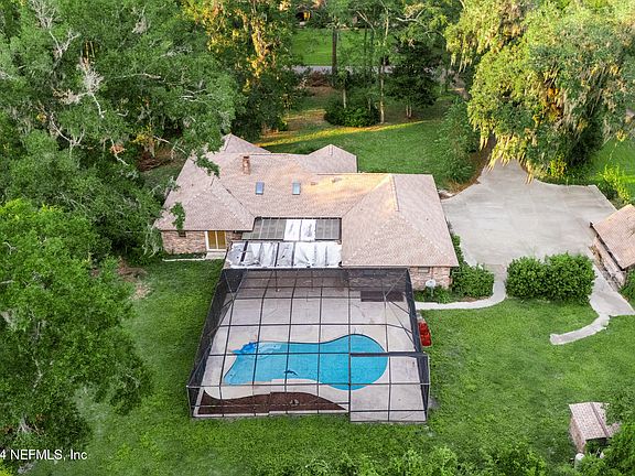 4th image of 3826 SCHOENWALD Lane