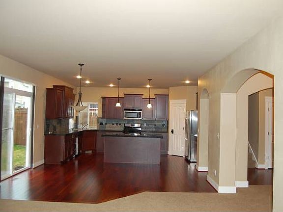Kitchen/eat in kitchen