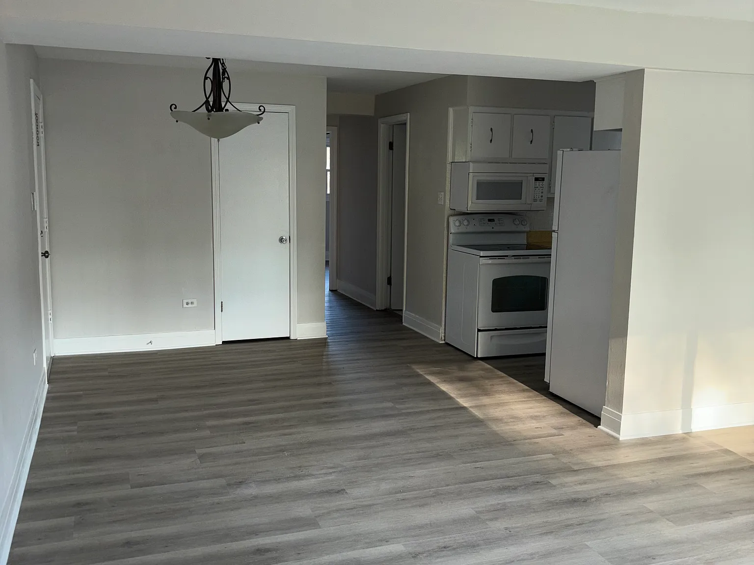 2 bed, 1.5 bath, 900 sqft, $1,795 — Photo 3