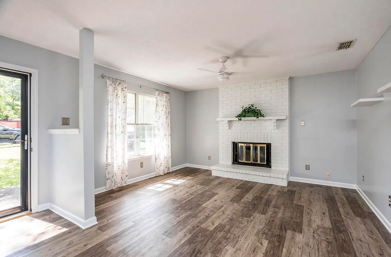 3 bed, 1363 sqft, $2,000 — Photo 3