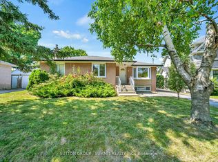 465 Seaton Dr, Oakville, ON L6L 3Y3