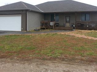 19615 178th St, Tonganoxie, KS 66086