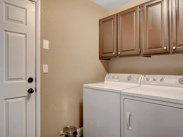 9205 Sandy Shores Dr — Photo 55