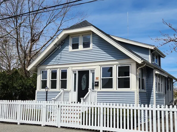 21 Beckert Ave, Revere, MA 02151