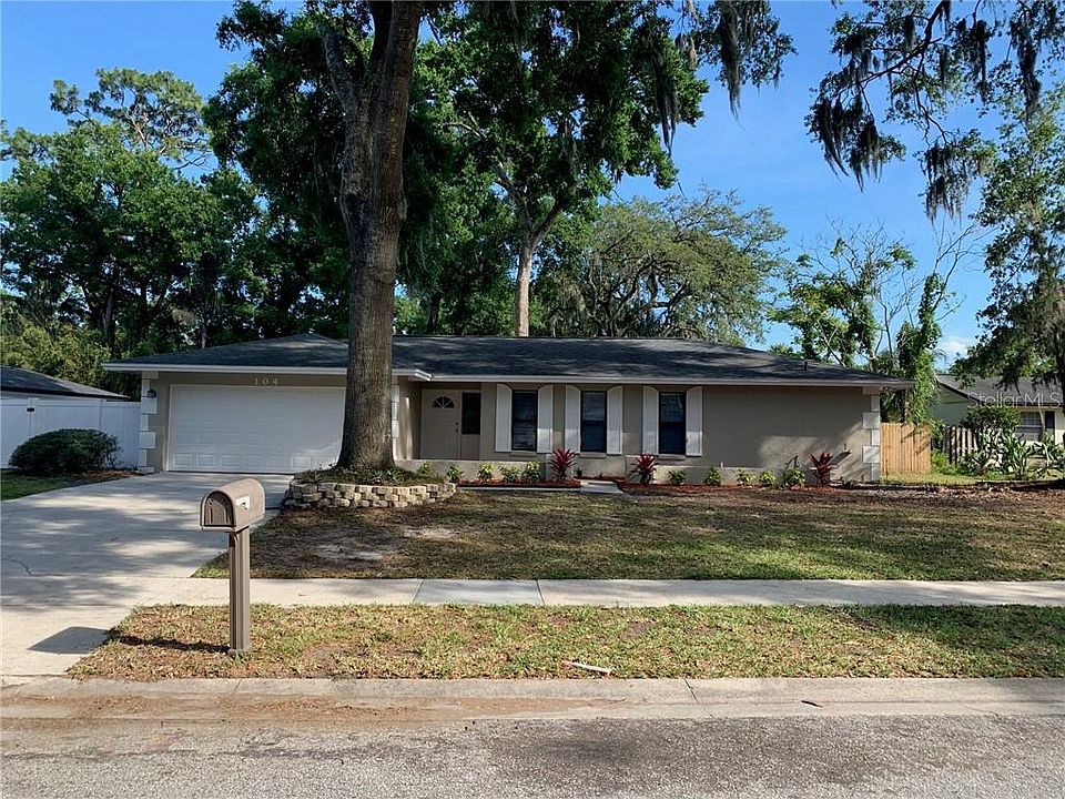 1st image of 104 Rose Briar Dr