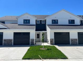 5204 Harvest Square Ln NW, Rochester, MN 55901