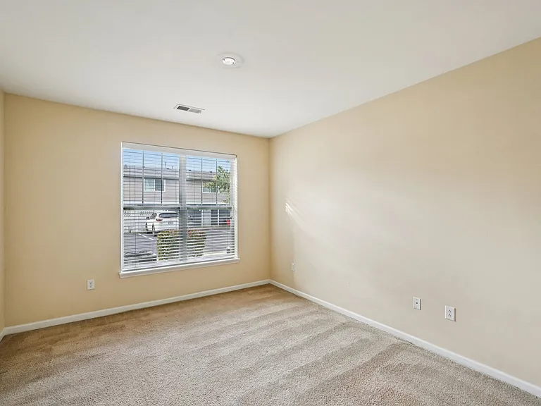 The Enclave Apartments — Photo 9