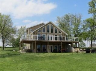100 Lighthouse Point, Gallatin, MO 64640
