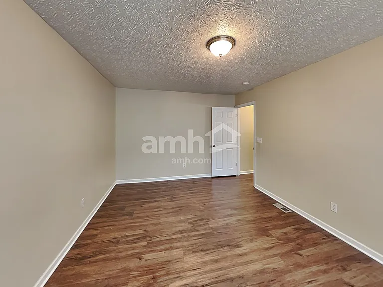 275 Monarch Dr — Photo 21