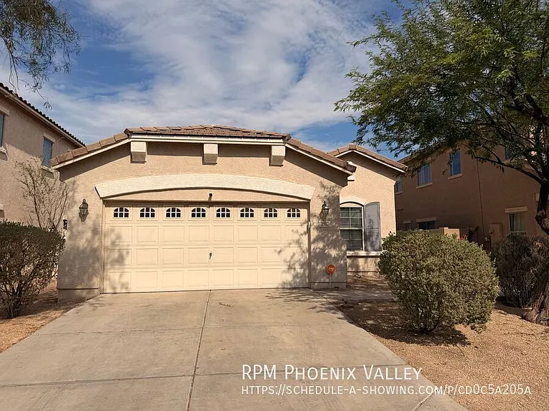 2517 S 116th Ave — Photo 2