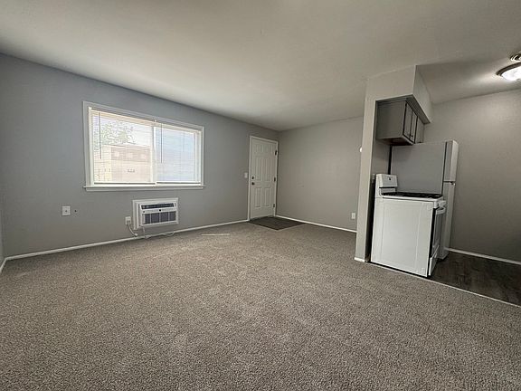3rd image of 4441 Oakwood Blvd APT 1