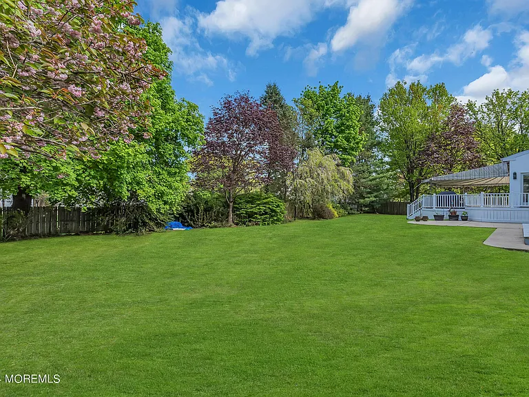 22 Meadow Ln — Photo 35