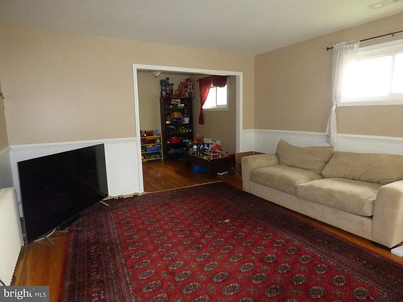 3rd image of 2456 Edgecomb Ave