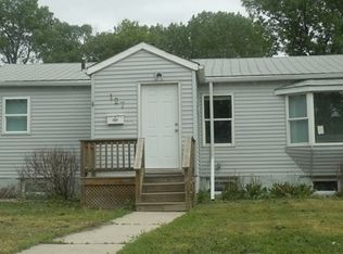 127 17th St SE #1, Minot, ND 58701