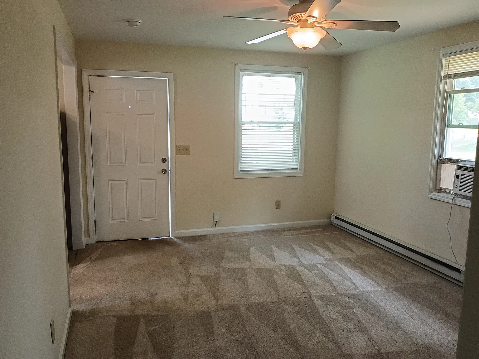 2 bed, 900 sqft, $1,400 — Photo 4