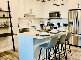8355 S 19th Ave SW #110, Calgary, AB T2S0E2