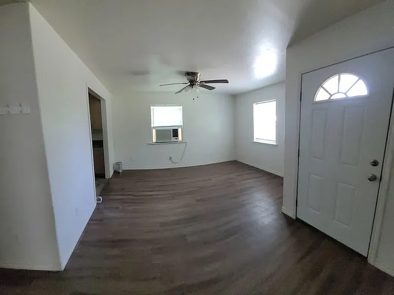 1714 County Road 244 E — Photo 2