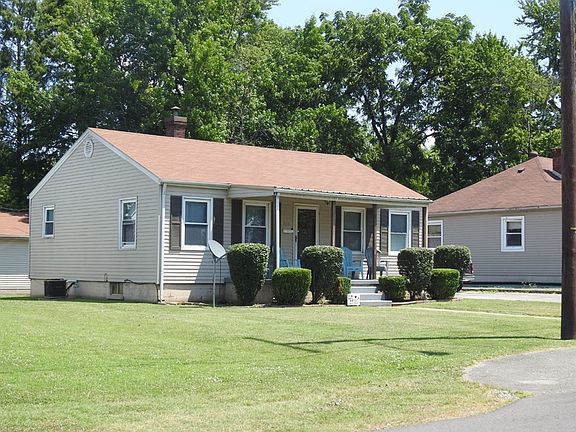 4th image of 709 Old Main St