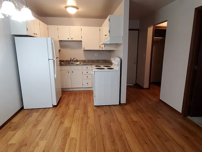 1231 S 8th St — Photo 7